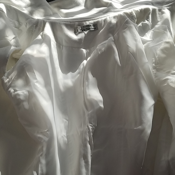 Off white cape - Picture 7 of 7